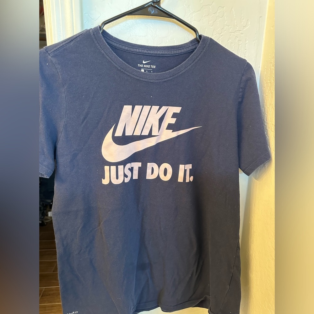 Nike tee